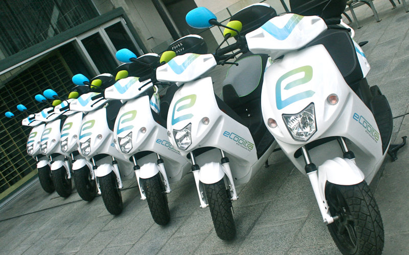 Madrid le da la bienvenida a las motos eléctricas eCooltra